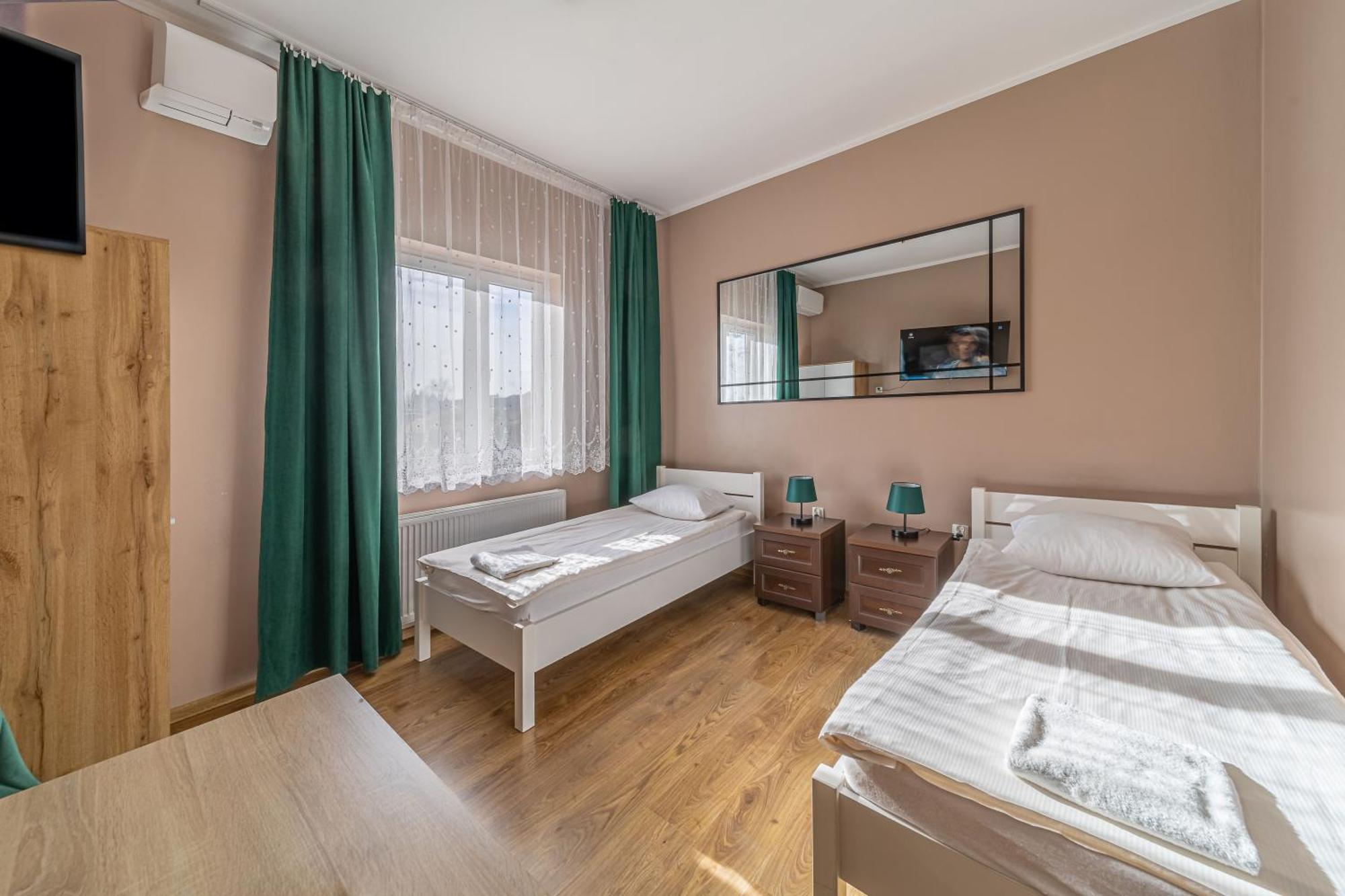 Motel "Plomyk" Kunowice Екстериор снимка
