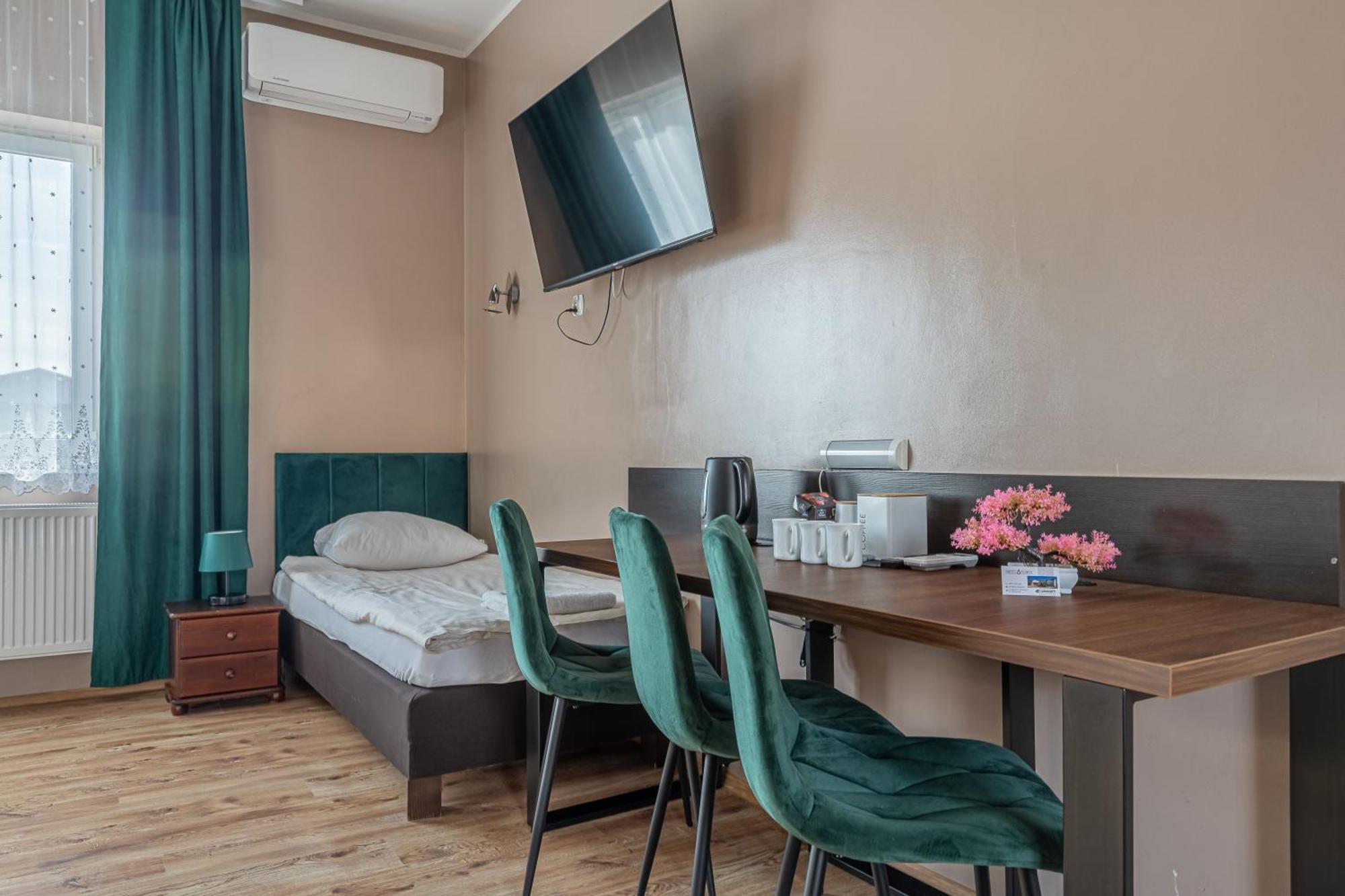 Motel "Plomyk" Kunowice Екстериор снимка