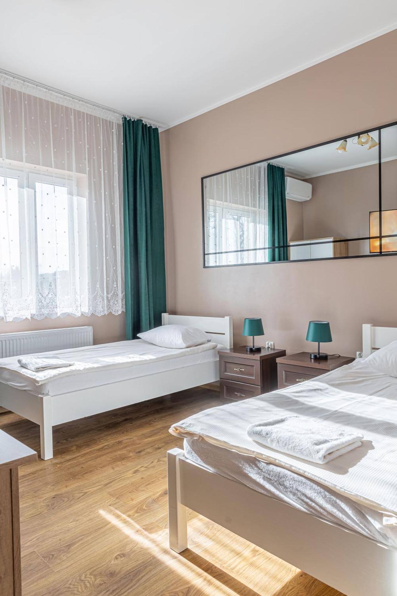 Motel "Plomyk" Kunowice Екстериор снимка