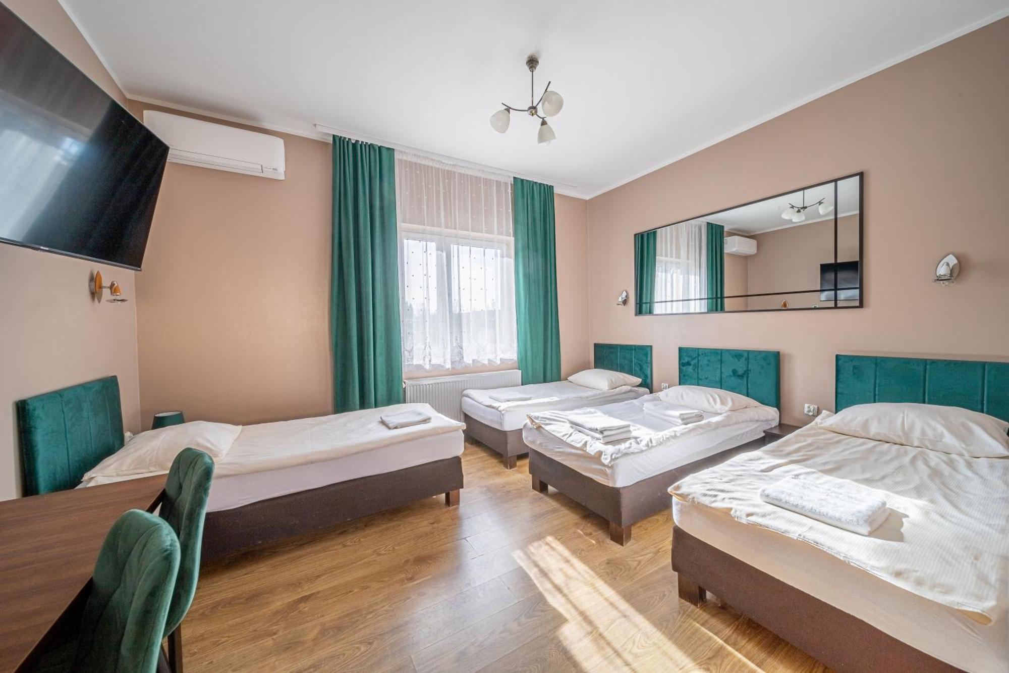 Motel "Plomyk" Kunowice Екстериор снимка